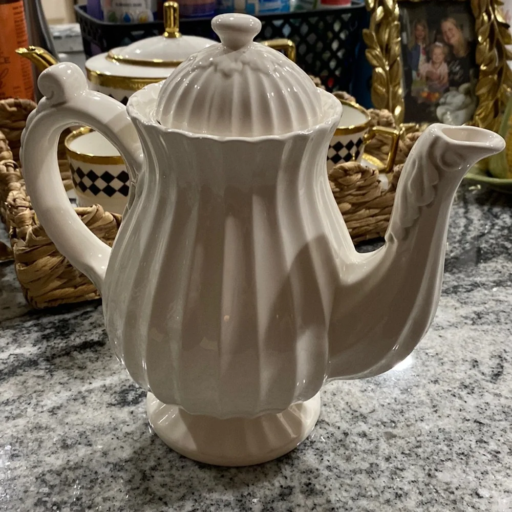 VTG. American Atelier “Athena” Creamy White Ironstone Ribbed Fluted Tea Pot!